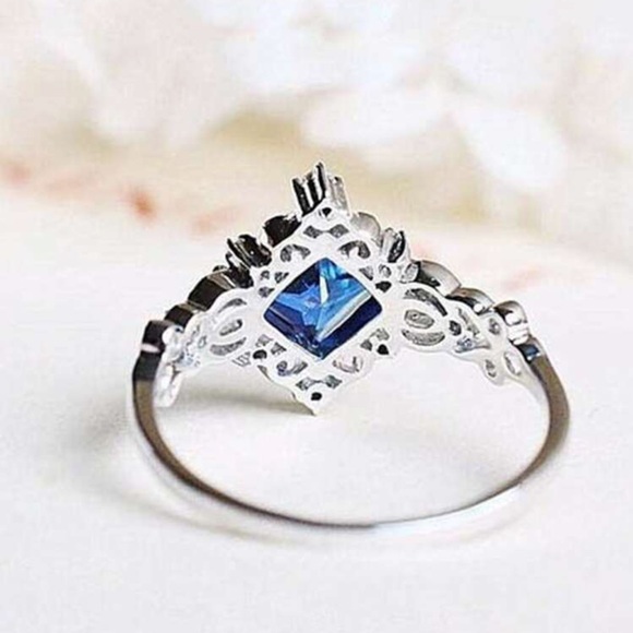 Blue Cubic Zirconium Fashion Ring Size 7 - Picture 3 of 4